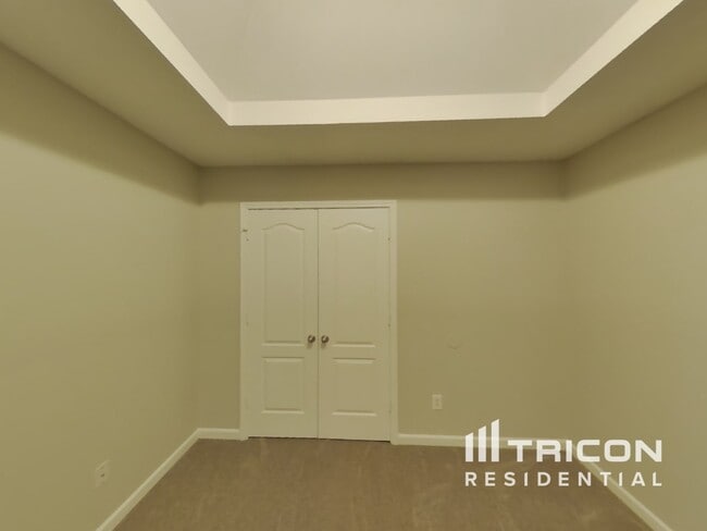 Building Photo - 5570 Hosea Ct