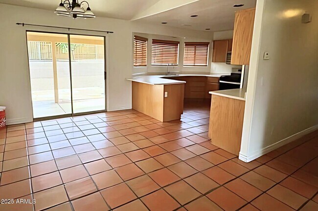Building Photo - 9431 Serpentine Ln
