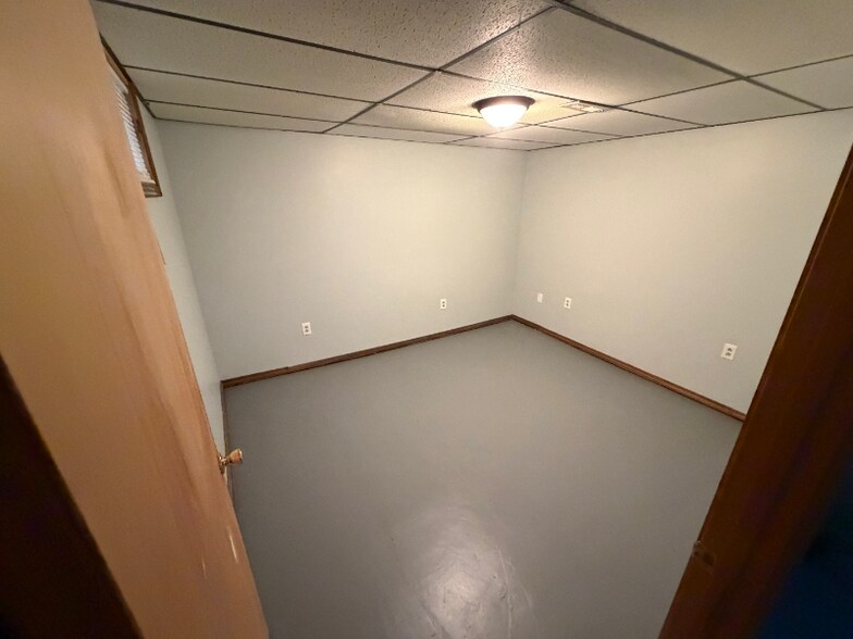 Building Photo - 144 Flora Dr