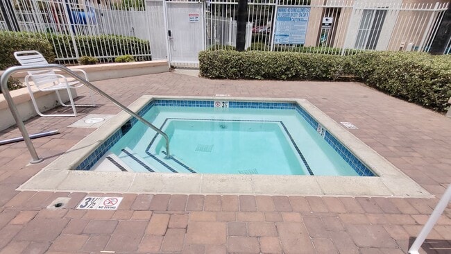 Building Photo - Conveniently Located In Rancho San Diego
