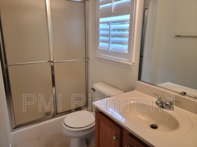 Building Photo - 8014 Cottesmore Ct