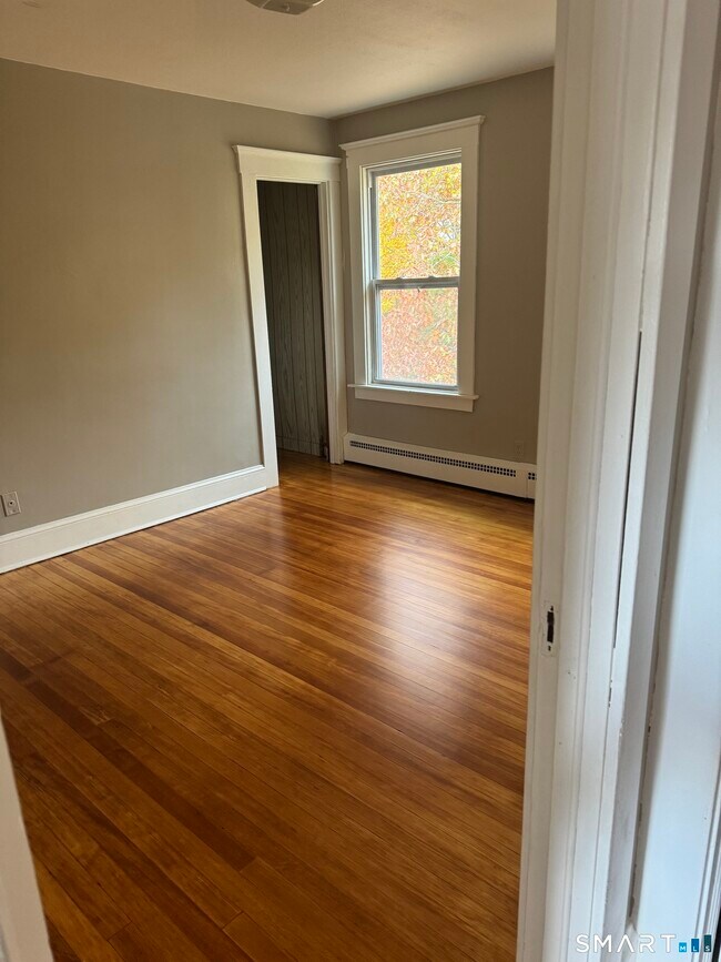 Building Photo - 226 Hillside Ave