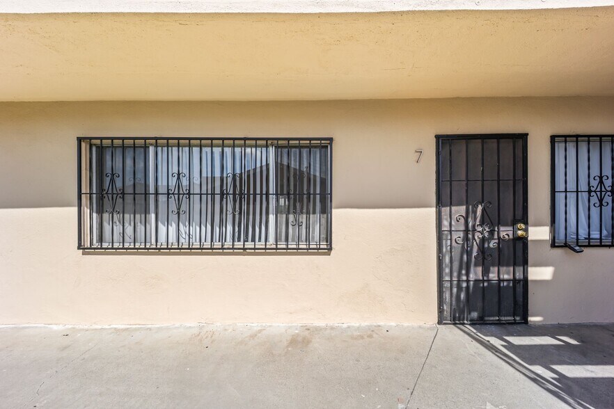 Building Photo - 1254 W 110th St