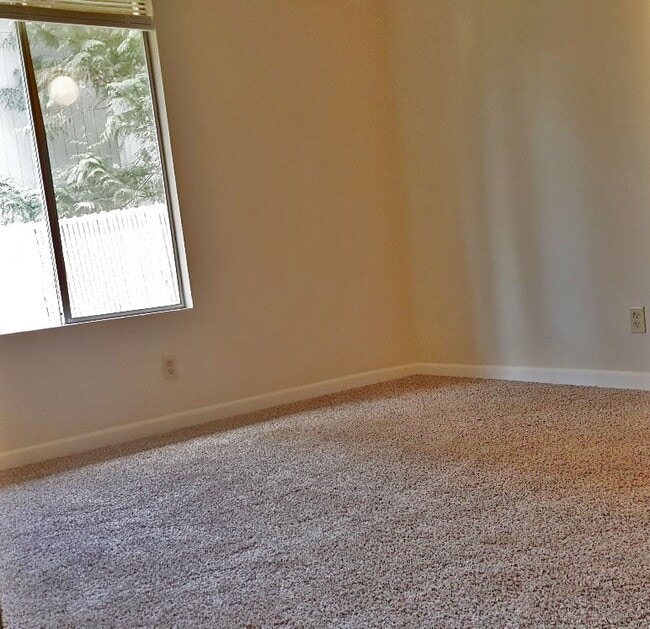 Building Photo - 6991 Chico Way NW