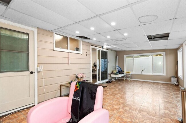 Building Photo - 11377 Gaynor Ave