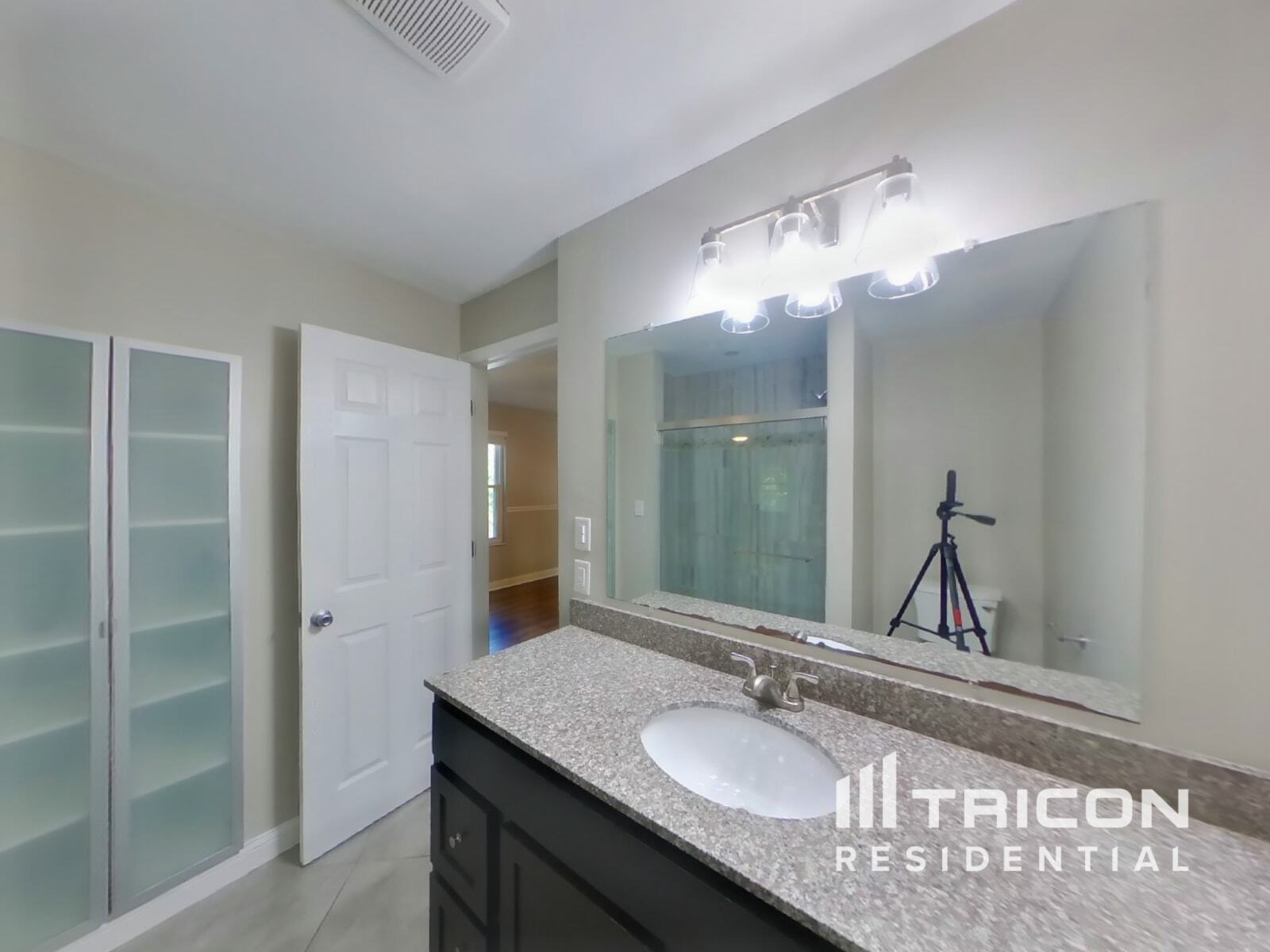 Building Photo - 519 Falaise Dr