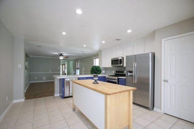 Building Photo - 22206 Orchard Dale Dr