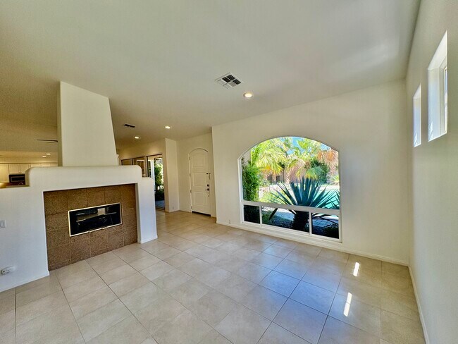 Building Photo - 49305 Rio Arenoso