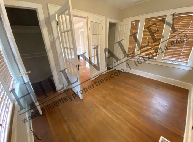 Building Photo - Three Bedroom Home in Edgewood Grove