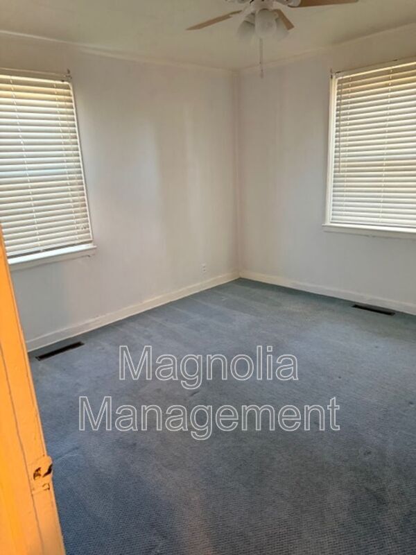 Building Photo - 2036 Raleigh Rd