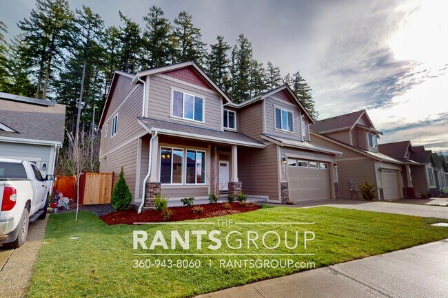 Building Photo - Beautiful Home! Easy JBLM Commute!