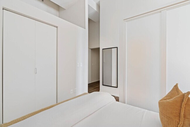 Building Photo - 309 Vine St