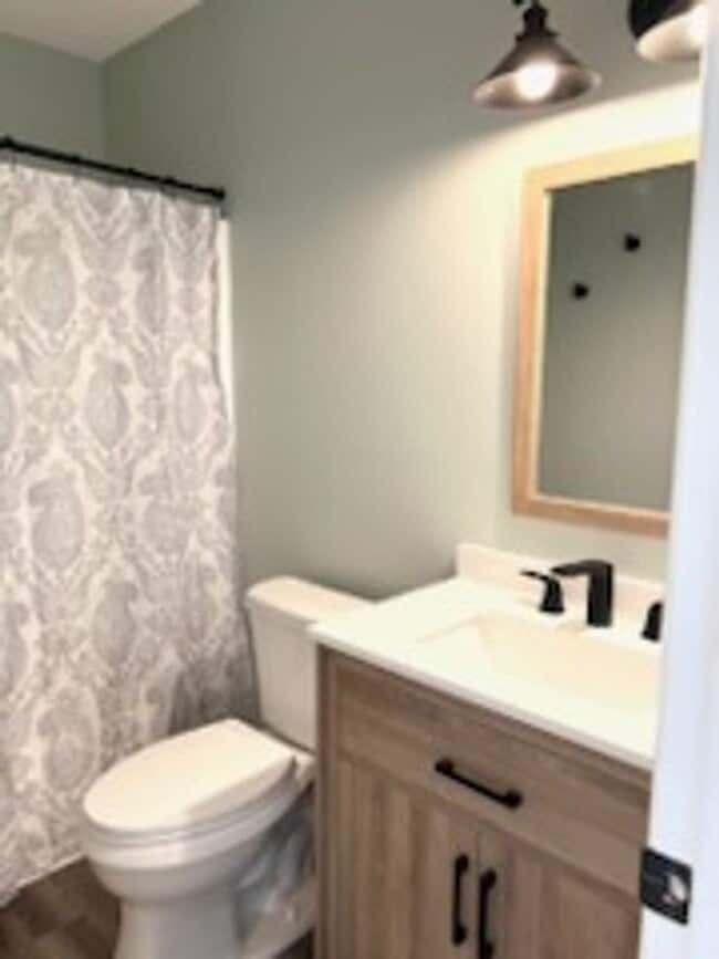 Building Photo - Fairway Village Beautifully Upgraded Condo (Island Green)