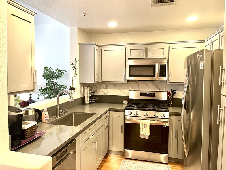 New appliances in Kitchen - 184 N Madison Ave