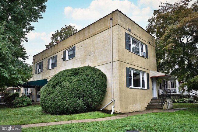 Building Photo - 612 Shoemaker Ave