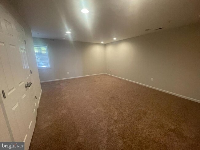 Building Photo - 6800 Green Mill Way