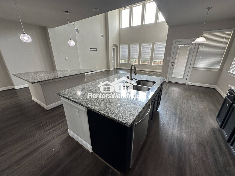 Building Photo - 4213 Valley Oaks Dr