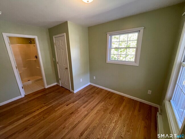 Building Photo - 85 Brentwood Dr