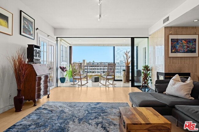 Building Photo - 6220 Pacific Ave