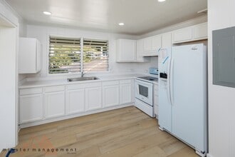 Building Photo - 637 Wyllie St