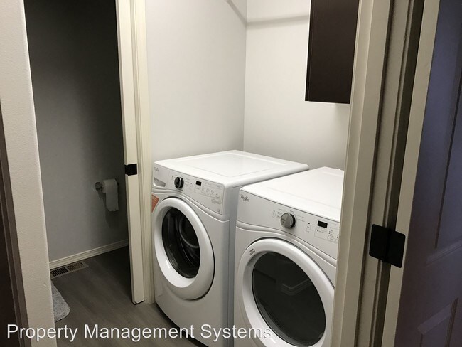 Building Photo - 19195 SE Yamhill St