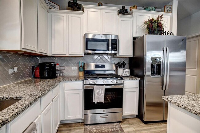 Building Photo - 205 Driftwood Ln