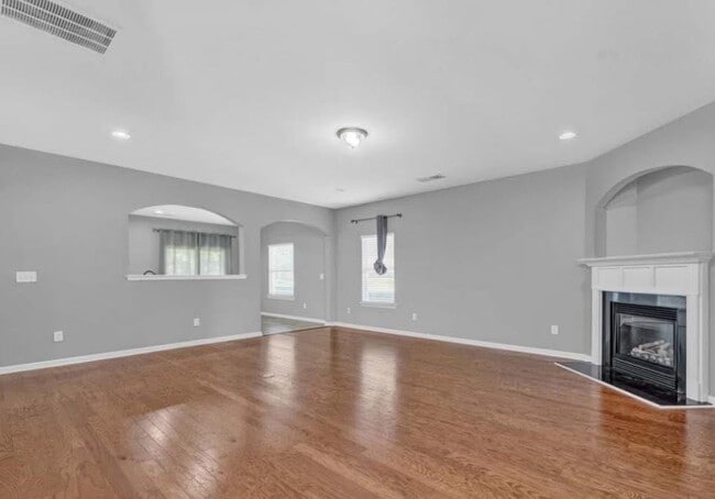Building Photo - 6405 Southern Trace Dr