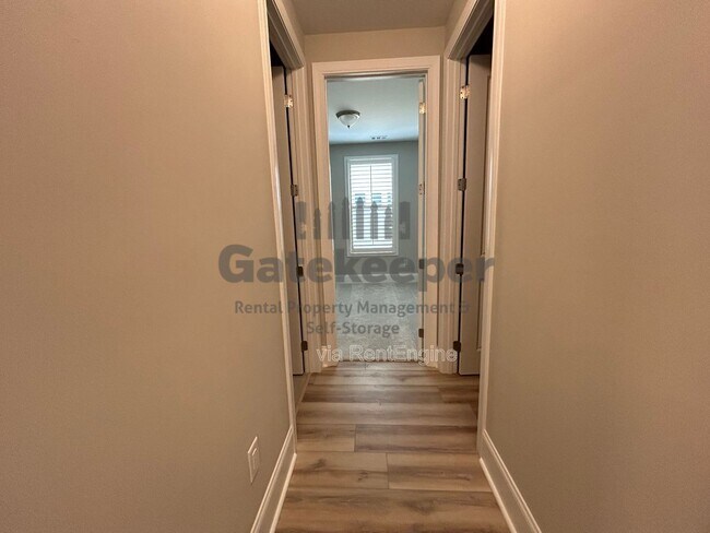 Building Photo - 411 Silverbell Ct