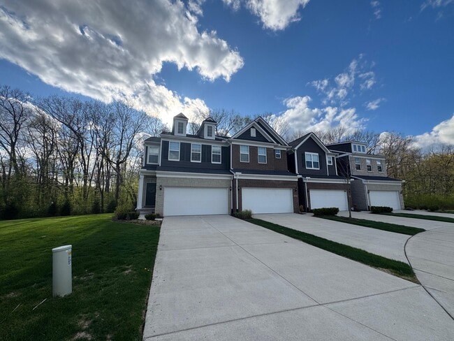 Building Photo - 2801 Willow Ct