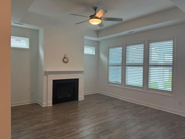 Building Photo - 1705 Pinecliff Ct
