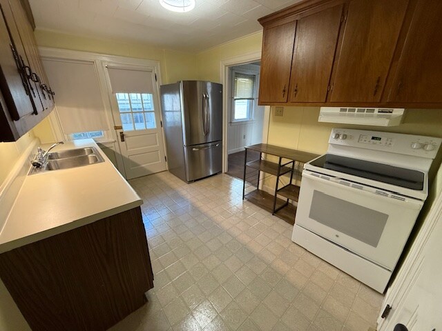 Building Photo - 3456 Main St