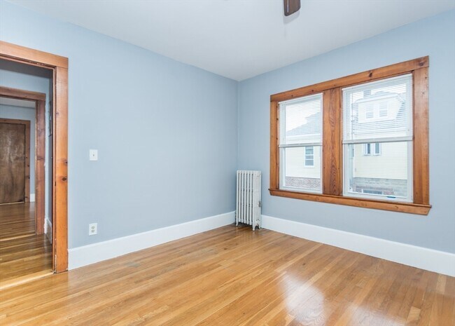 Building Photo - 137 Evans St