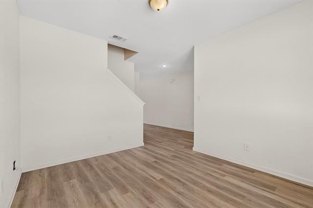 Building Photo - 702 Camden Dr