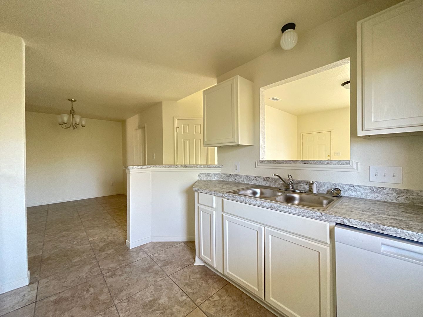 Building Photo - 2609 Vernice Loop