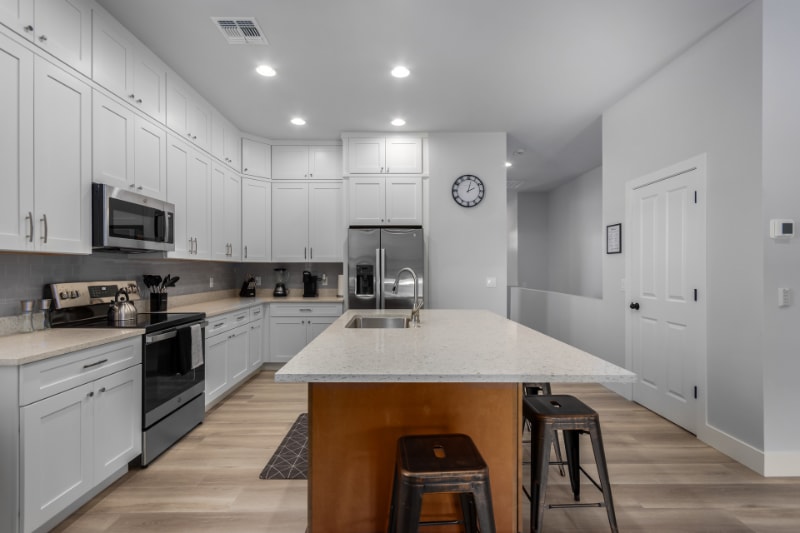 Building Photo - 148 N Hibbert