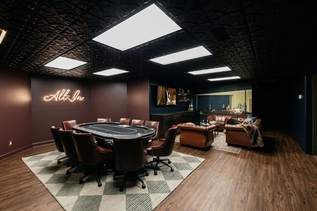 Building Photo - 33 Pinners Ln