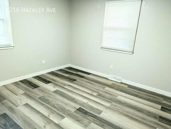 Building Photo - 1216 Hackley Ave