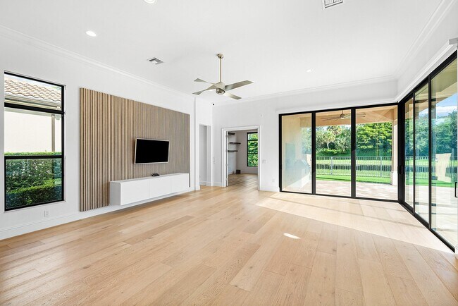 Building Photo - 9599 Moritz Way