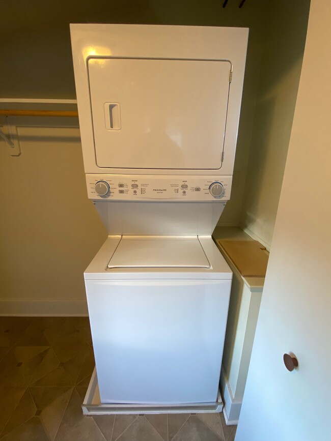 In unit washer/dryer, NEW 2022 - 225 N Franklin St