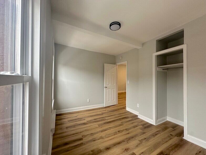 Building Photo - 190 N Miller St