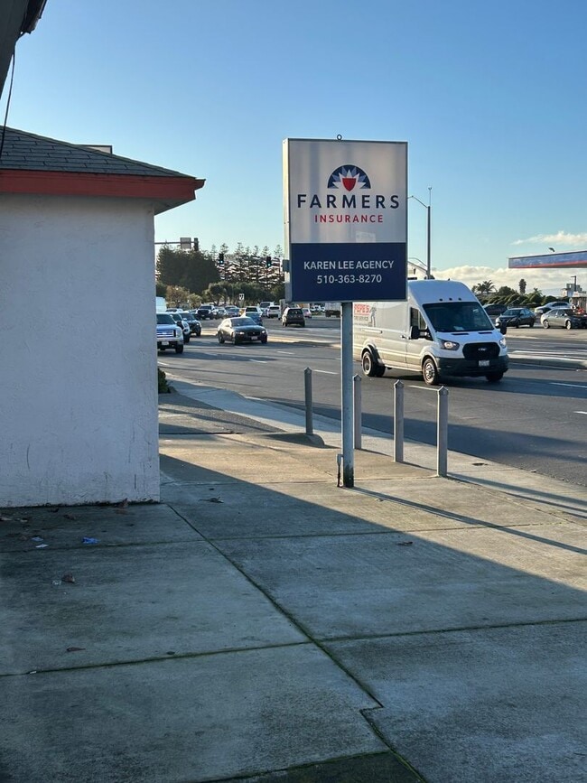 Building Photo - 966 W Winton Ave