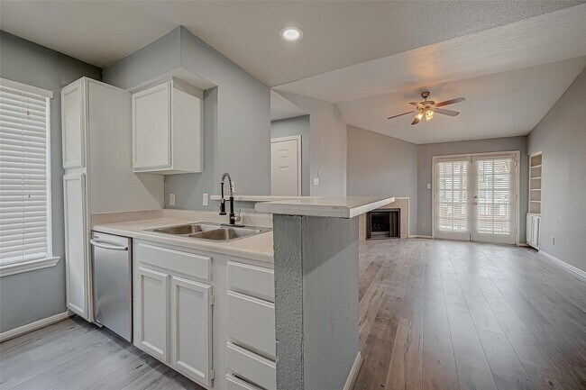 Building Photo - 14600 Fonmeadow Dr