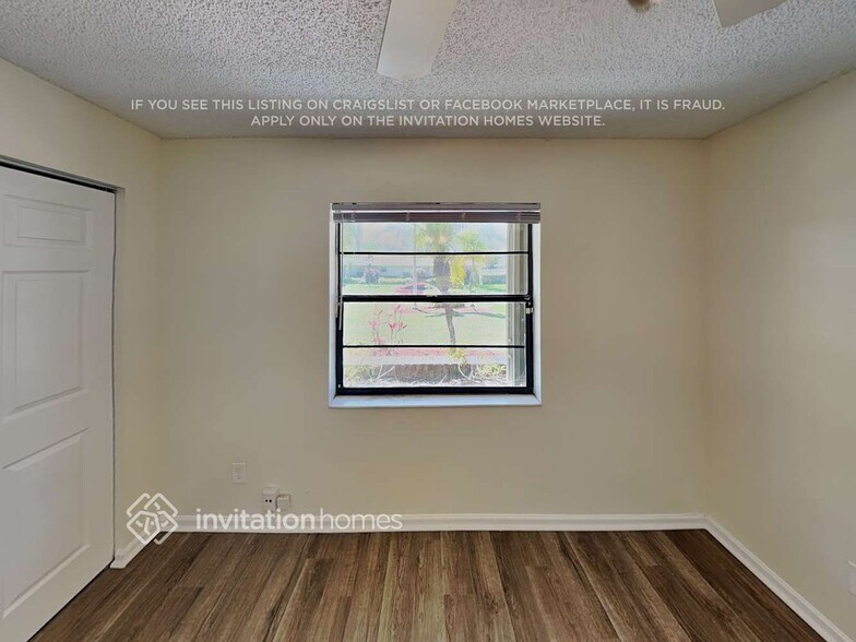 Building Photo - 10941 NW 7th St