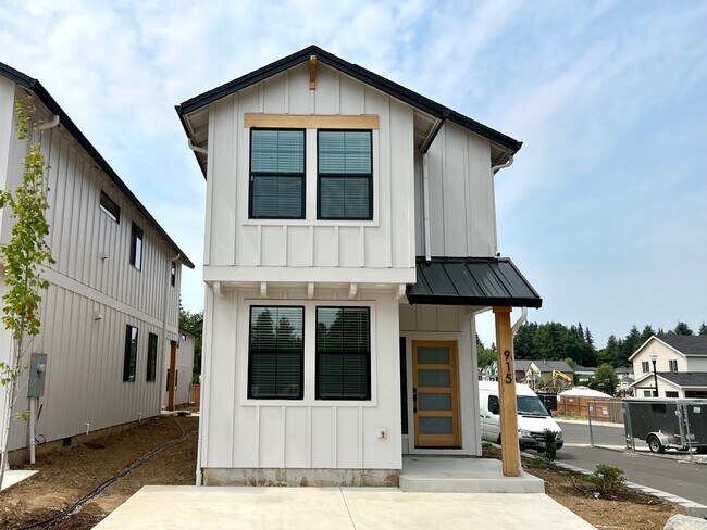 Primary Photo - 9915 NE 46th Ct