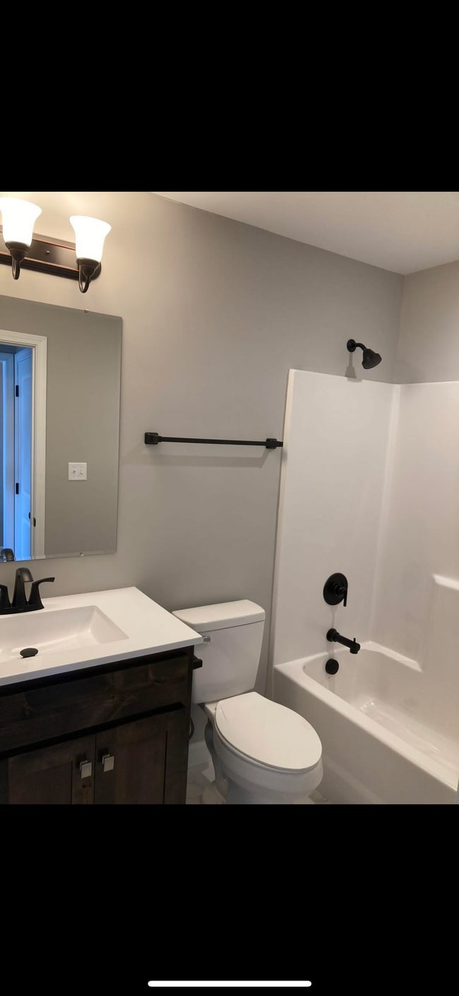 Building Photo - 1522 Villa Dr