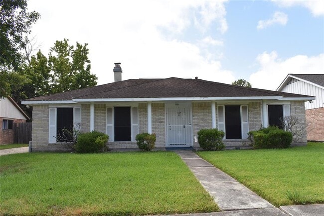Building Photo - 10427 Huntington Wood Dr