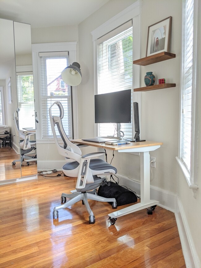 Office / Dressing Area - 30 Buena Vista Park