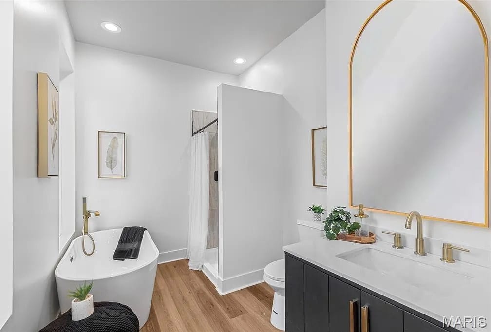 Master Bathroom - 3647 Pennsylvania Ave