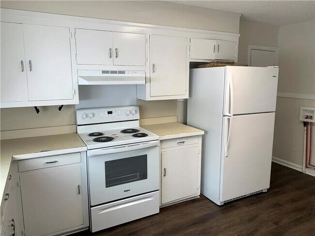 Building Photo - 1404 Stevens Ln