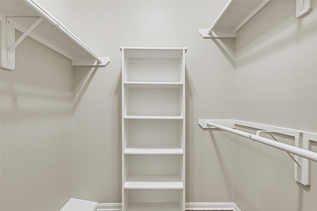 Building Photo - 1100 Augusta Dr